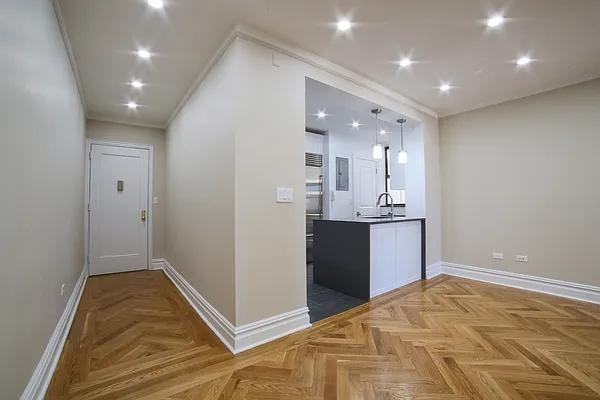 W 90th St #14B - Photo 2 of 20