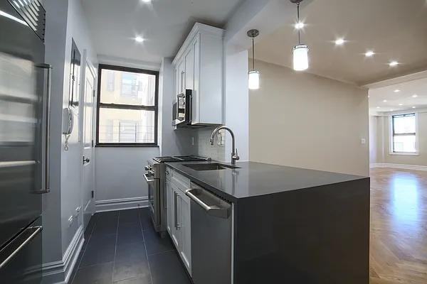 W 90th St #14B - Photo 4 of 20