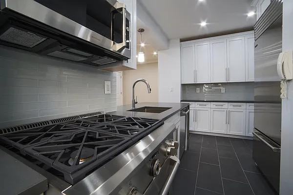 W 90th St #14B - Photo 5 of 20