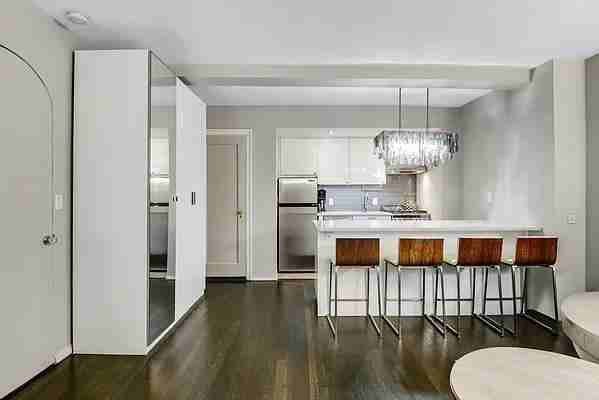 E 73rd St #1A - Photo 2 of 13