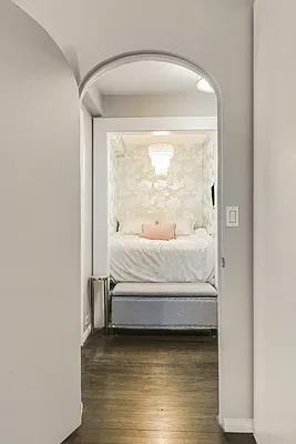 E 73rd St #1A - Photo 6 of 13