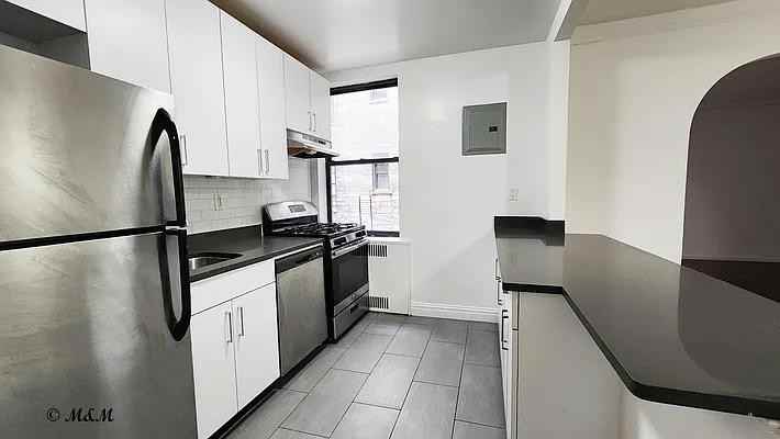 Remsen St #4 - Photo 2 of 15