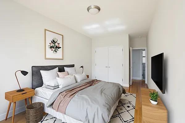 E 61st St #S05H - Photo 3 of 9