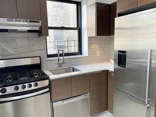 E 61st St #S05H - Photo 5 of 9