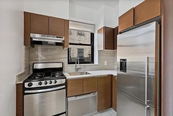 E 61st St #S05H - Photo 6 of 9