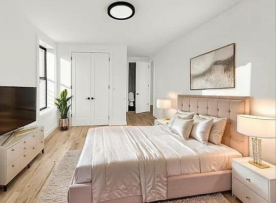 W 92nd St #6 - Photo 2 of 20