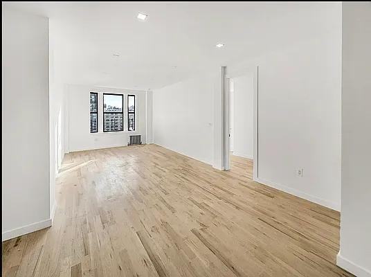 W 92nd St #6 - Photo 4 of 20
