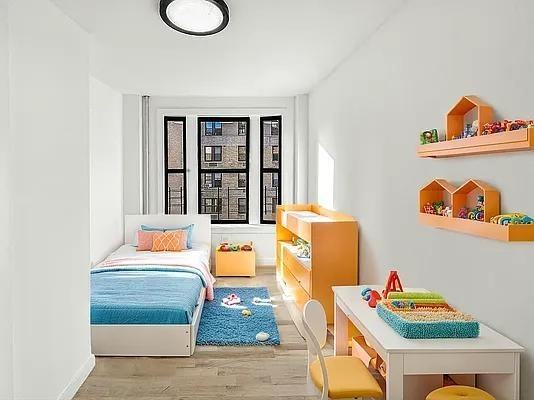 W 92nd St #6 - Photo 6 of 20