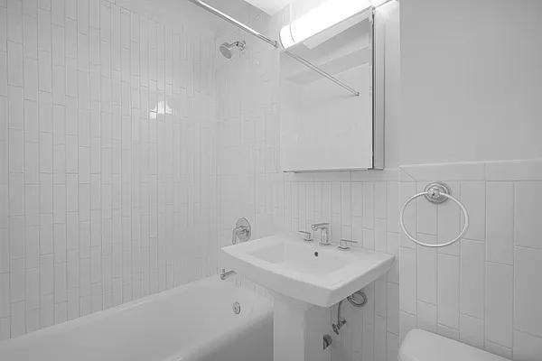 W 72nd St #2006 - Photo 4 of 13