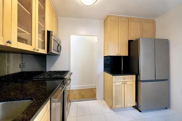 W End Ave #405 - Photo 5 of 20