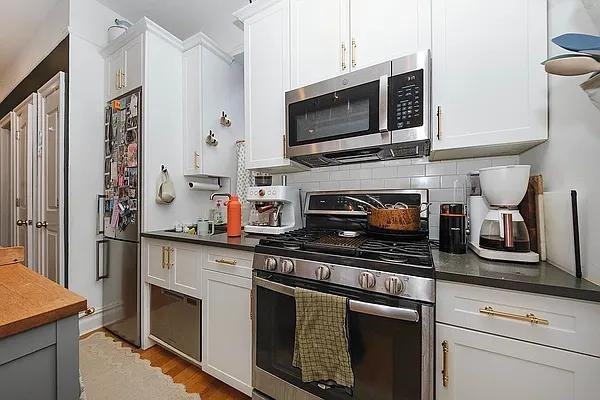 W 85th St #6-14 - Photo 7 of 20