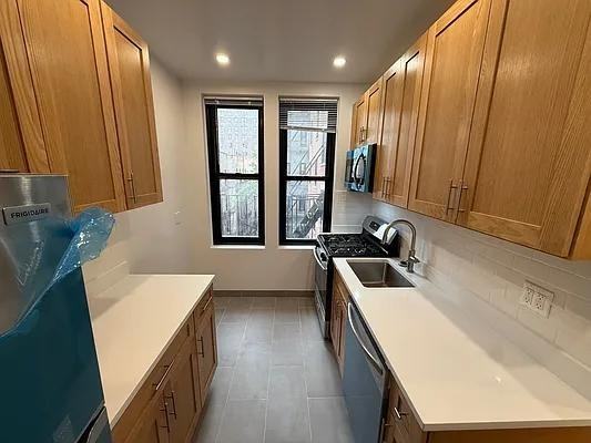 Riverside Dr #5B - Photo 6 of 14