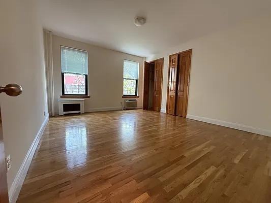 Riverside Dr #5E - Photo 4 of 12