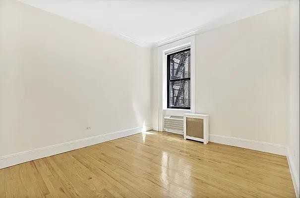 Riverside Dr #5E - Photo 5 of 12