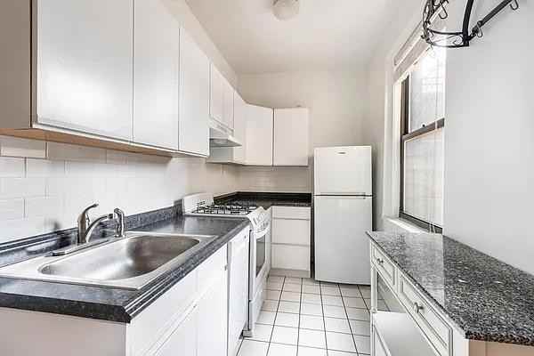 W 93rd St #3A - Photo 2 of 10