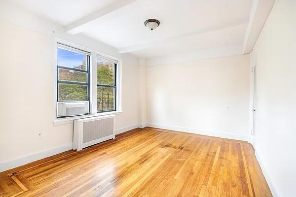 W 93rd St #3A - Photo 3 of 10