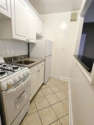 W 87th St #41 - Photo 6 of 20