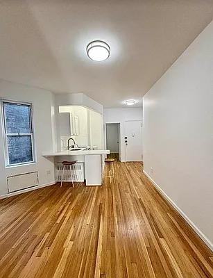 E 82nd St #5A - Photo 3 of 20