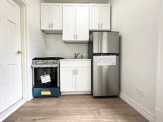 W 103rd St #22 - Photo 6 of 15