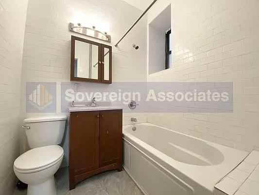 W 103rd St #2B - Photo 4 of 20