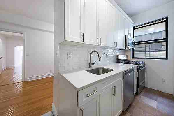 W 96th St #5F - Photo 4 of 20