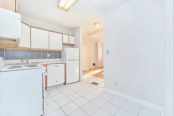 E 95th St #2W - Photo 7 of 20