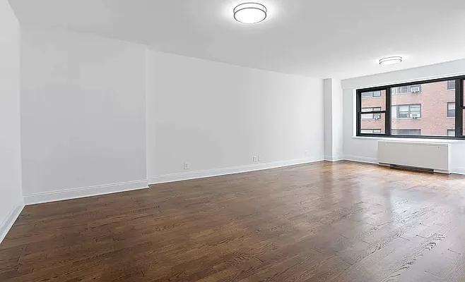 E 88th St #3D - Photo 2 of 17