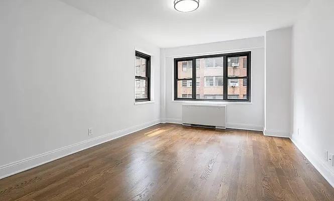 E 88th St #3D - Photo 3 of 17