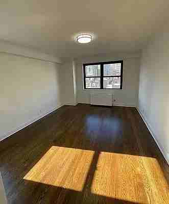 E 88th St #9A - Photo 3 of 20