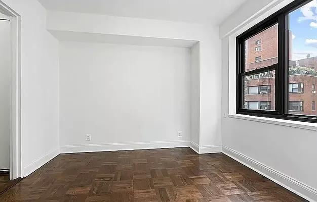 E 88th St #13C - Photo 2 of 4