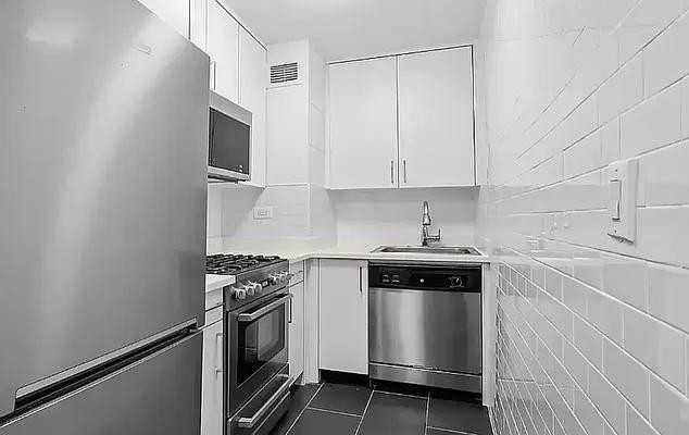 E 88th St #13C - Photo 3 of 4