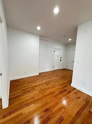 Riverside Dr #9B - Photo 6 of 14