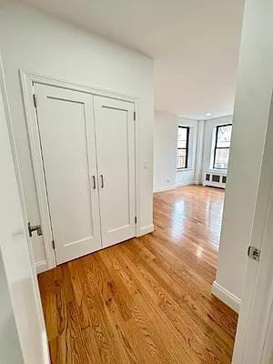 Riverside Dr #9B - Photo 7 of 14