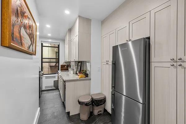 W 65th St #3E - Photo 4 of 20