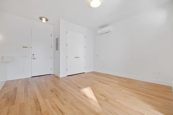 Eagle St #2H - Photo 3 of 20