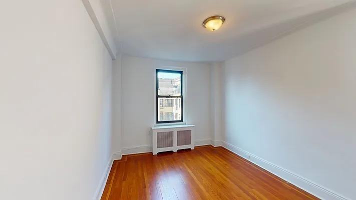 W 83rd St #02B - Photo 6 of 20