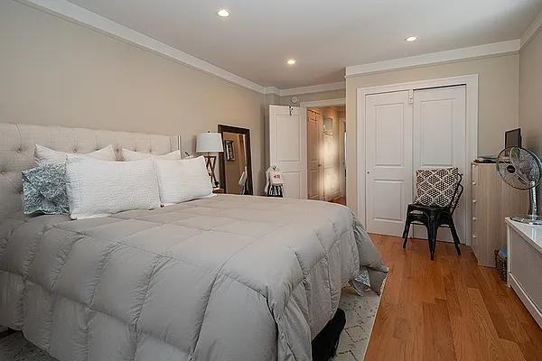 W 88th St #15F - Photo 6 of 20