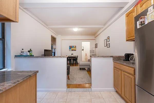 W 88th St #4D - Photo 3 of 20