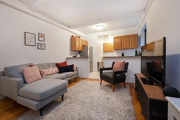 W 88th St #4D - Photo 4 of 20