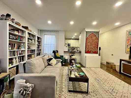 Joralemon St #2B - Photo 4 of 20