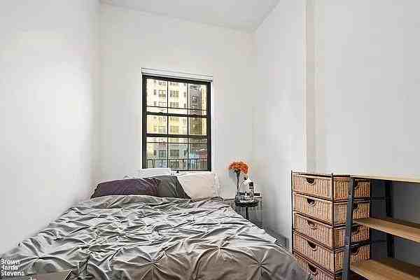 W 85th St #6A - Photo 5 of 20