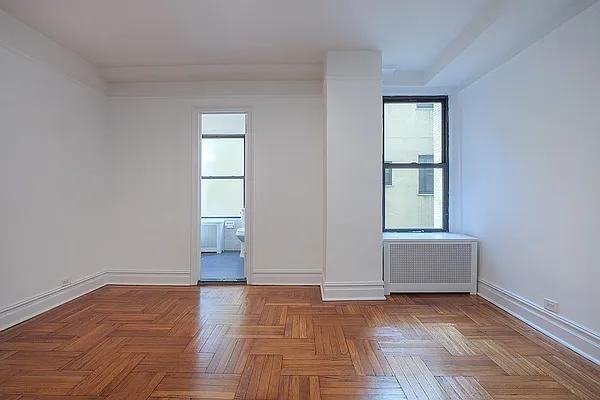 Riverside Dr #9L - Photo 6 of 20