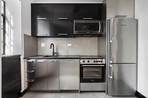 Monroe Pl #4E - Photo 2 of 11