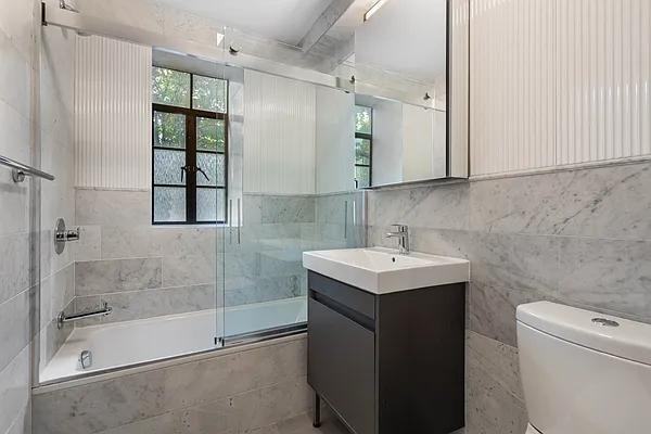 Monroe Pl #4E - Photo 4 of 11