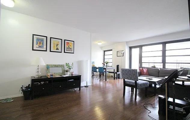 W 90th St #4G - Photo 2 of 20