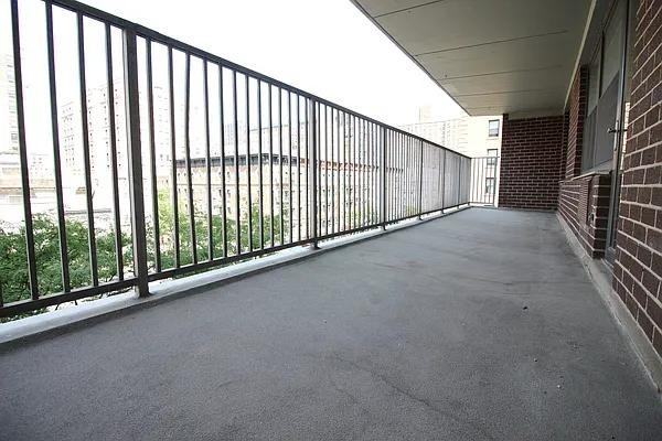 W 90th St #4G - Photo 5 of 20