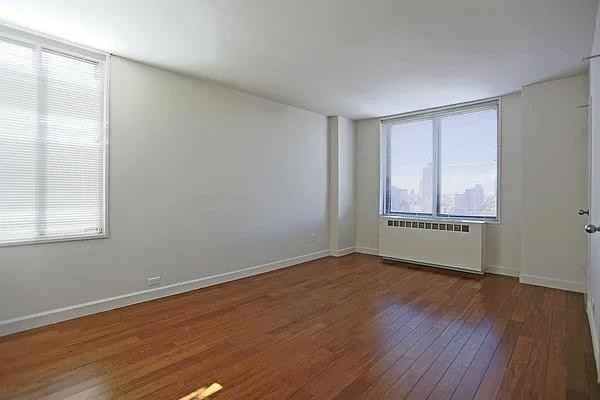 York Ave #32H - Photo 4 of 10