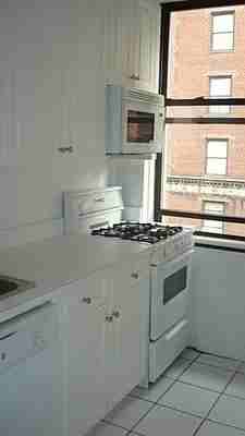 W End Ave #4C - Photo 4 of 9