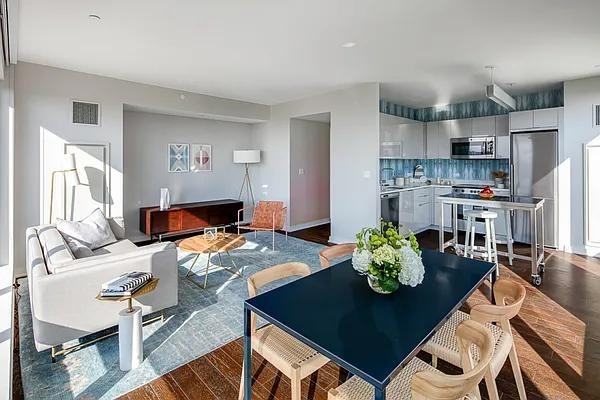 W 113th St #929 - Photo 2 of 20