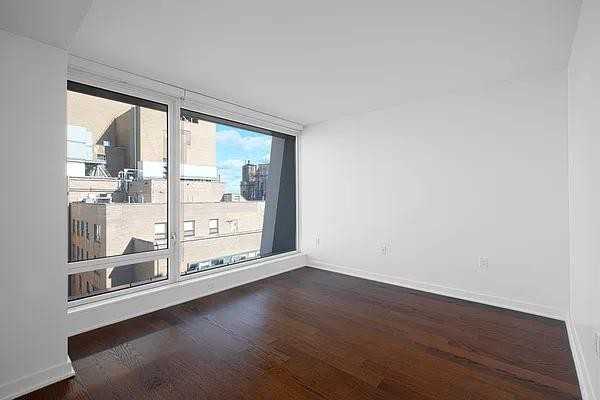 W 113th St #1402 - Photo 7 of 20